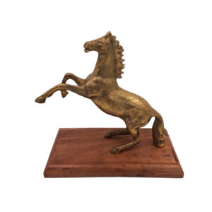 Pferd Dekofigur Gold auf Holzsockel