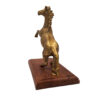 Pferd Dekofigur Gold auf Holzsockel