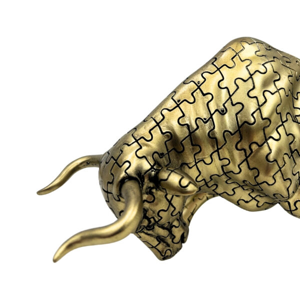 Dekofigur Stier Gold –  stilvolle Dekofigur