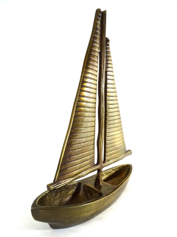 Yachtmodell Aluminium – Maritime Deko Höhe 38 cm