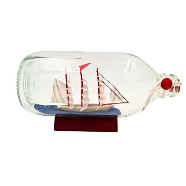 Schiff in der Flasche auf Holzsockel – Maritime Deko