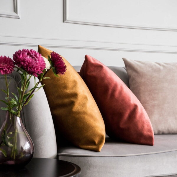 Rosa Dekokissen 45x45 – Elegantes Glossy Kissen 45x45 cm