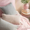 Graues Dekokissen 45x45 PEPITKA – Elegantes Sofakissen