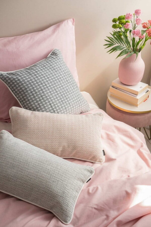 Graues Dekokissen 45x45 PEPITKA – Elegantes Sofakissen