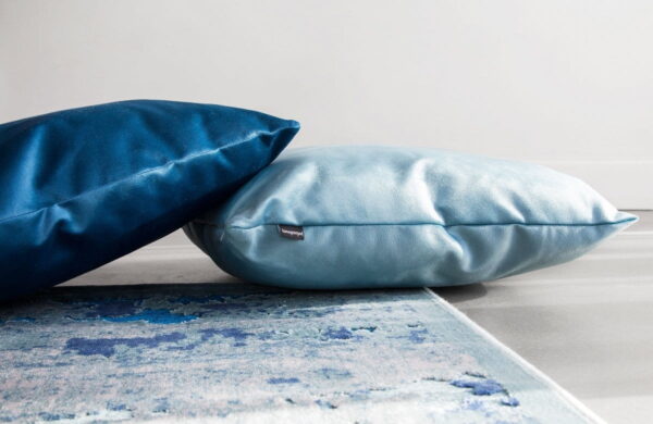 Blaues Dekokissen Velvet – Modernes Sofakissen 50x30 cm