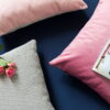 Rosa Dekokissen Velvet – Charmantes Sofakissen 50x30 cm