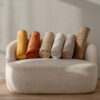 Rostbraunes Bouclé Kissen – Elegante Kissenrolle 45×15 cm