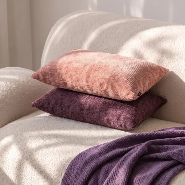 Violettes Dekokissen COCO – Elegantes Sofakissen 60×40 cm