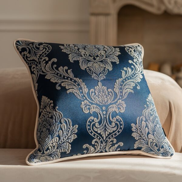 Queen Dekokissen 45x45 – Exklusiv Marineblau