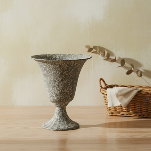Metallvase MILAGA 23,5 cm – Elegante Pokalvase im Vintage-Stil
