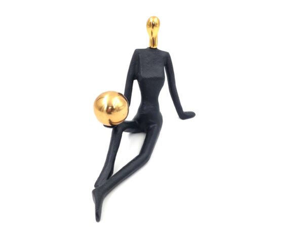 Dekofigur Turnerin – Elegante Skulptur für modernes Wohnen