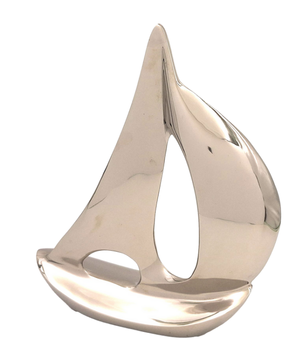 Modernes Yachtmodell Metall - Eleganter Blickfang für maritime Wohnräume
