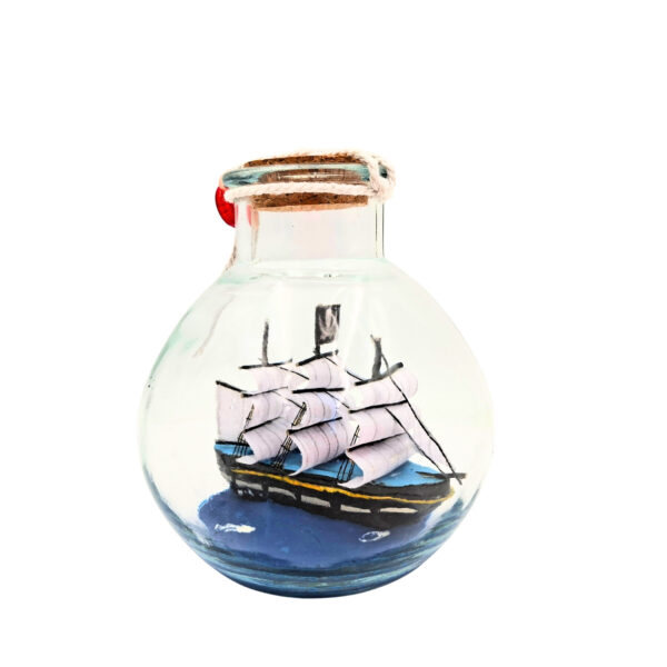 Segelschiff in Flasche - Maritime Eleganz