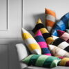 Blau-pinkes Dekokissen Stripes – Exklusiver Samt-Look 50x30 cm