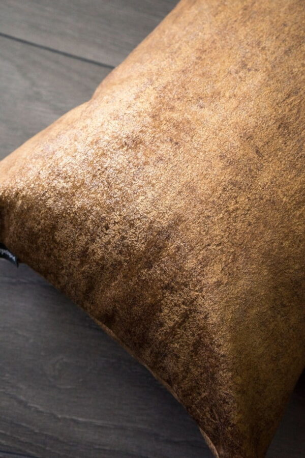 Braunes Dekokissen STONE – Exklusives Sofakissen 50x30 cm