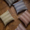 Schwarzes Kissen mit Blattmuster 45x45 - Stilvoller Blickfang