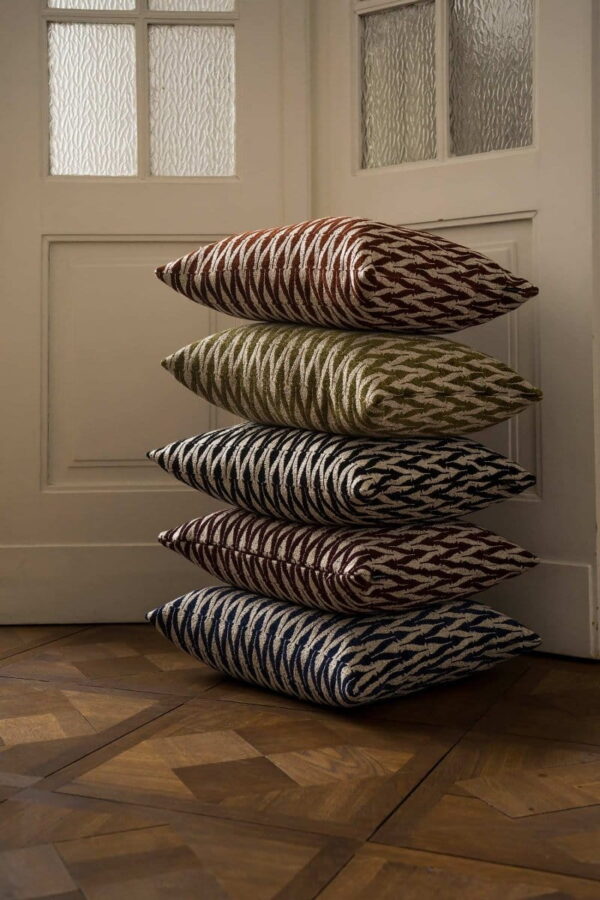 Schwarzes Kissen mit Blattmuster 45x45 - Stilvoller Blickfang
