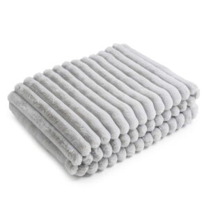 Graue Kuschel-Tagesdecke BUNNY – Exklusive weiche Tagesdecke 220x140 cm