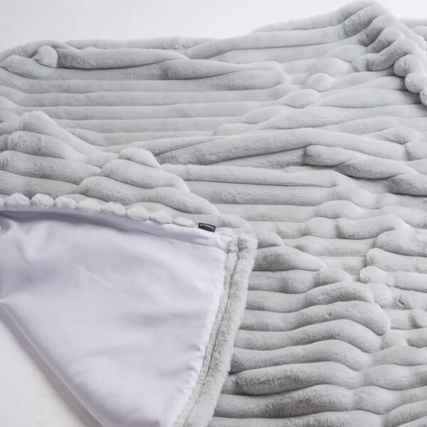 Graue Kuschel-Tagesdecke BUNNY – Exklusive weiche Tagesdecke 220x140 cm