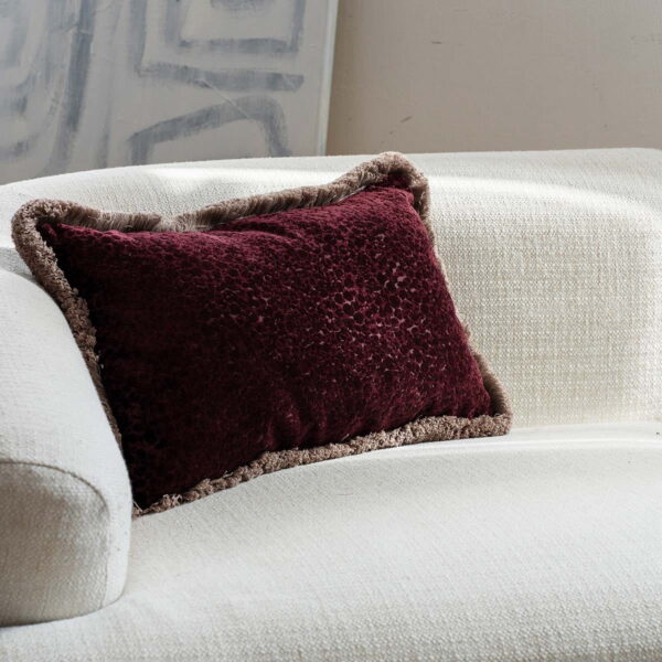 Bordeaux Bouclé Kissen 50x30 cm - Eleganter Blickfang