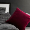 Bordeaux Velvet Dekokissen 45x45 - Edler Wohnakzent