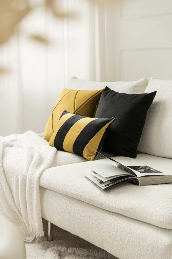 Schwarz Gold Dekokissen 3er Set - Exklusive Touch & Stripes Optik