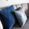 Blaue Dekokissen 2er Set - Elegante Touch & Gold Optik