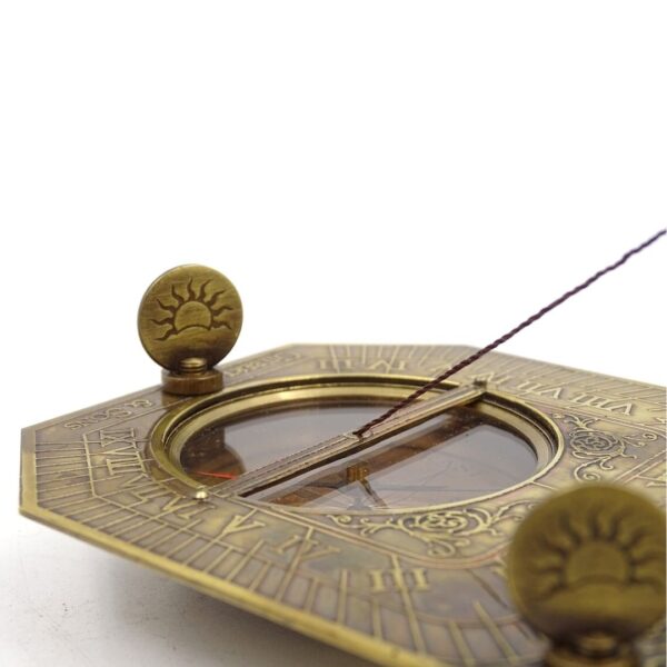 Sonnenuhr mit Kompass 11,5 cm - Faszinierende Navigation
