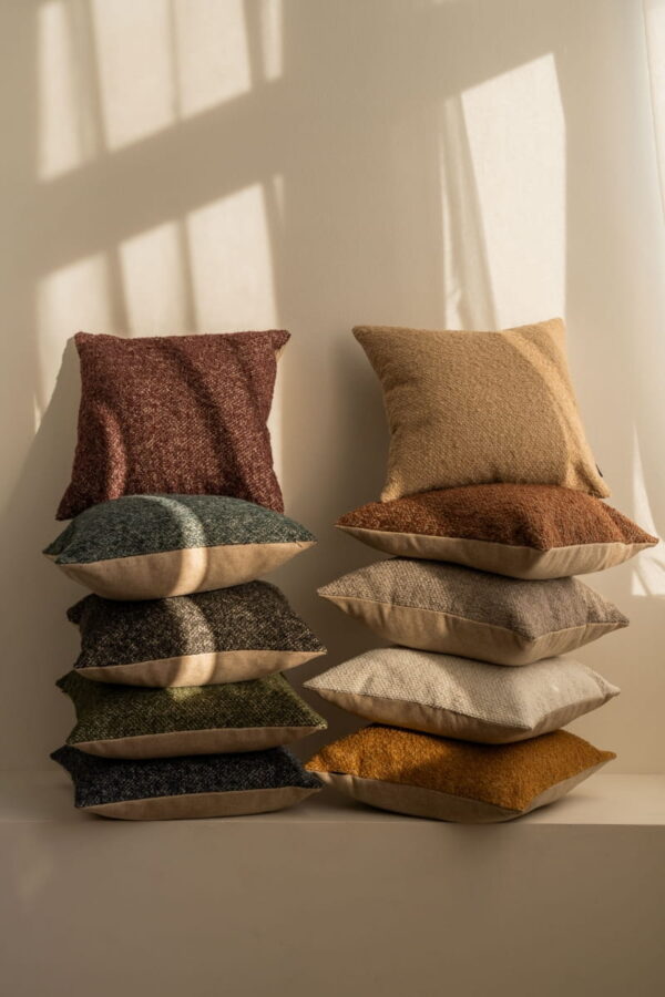 Nola Bordeaux Wollkissen - Exklusive Struktur 45x45 cm