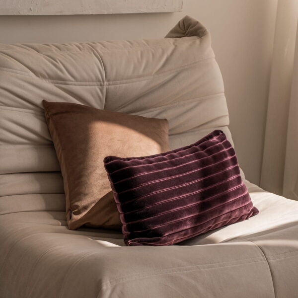 Cordian Samt Kissen Violett - Edler Retro-Look 50x30 cm